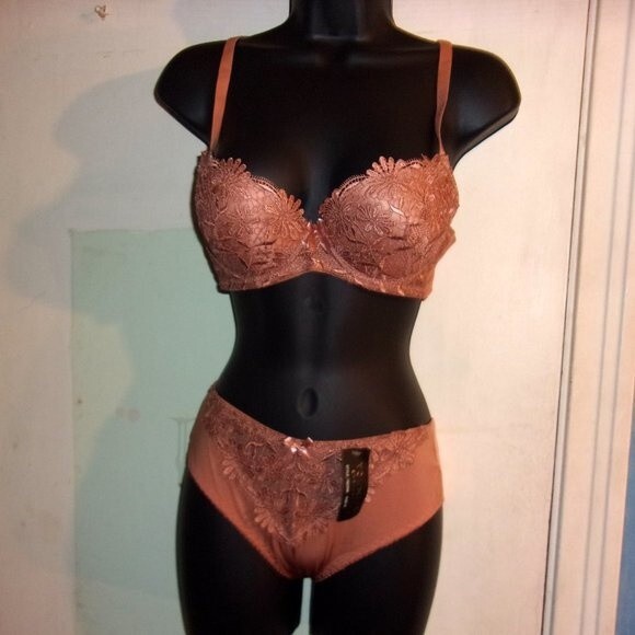 Youmita 36D Cameo Brown Floral Embroidery Underwire bra NWT - Picture 8 of 9